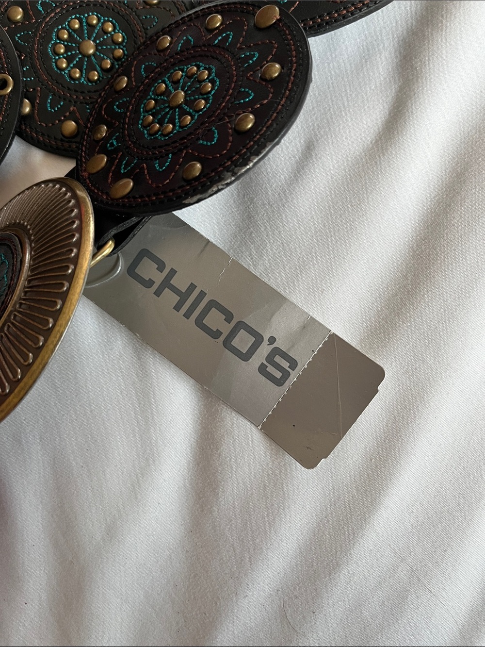 Chico’s VTG  NWT Mesa slouch belt black teal leather conchos brass round buckle - Picture 6 of 11